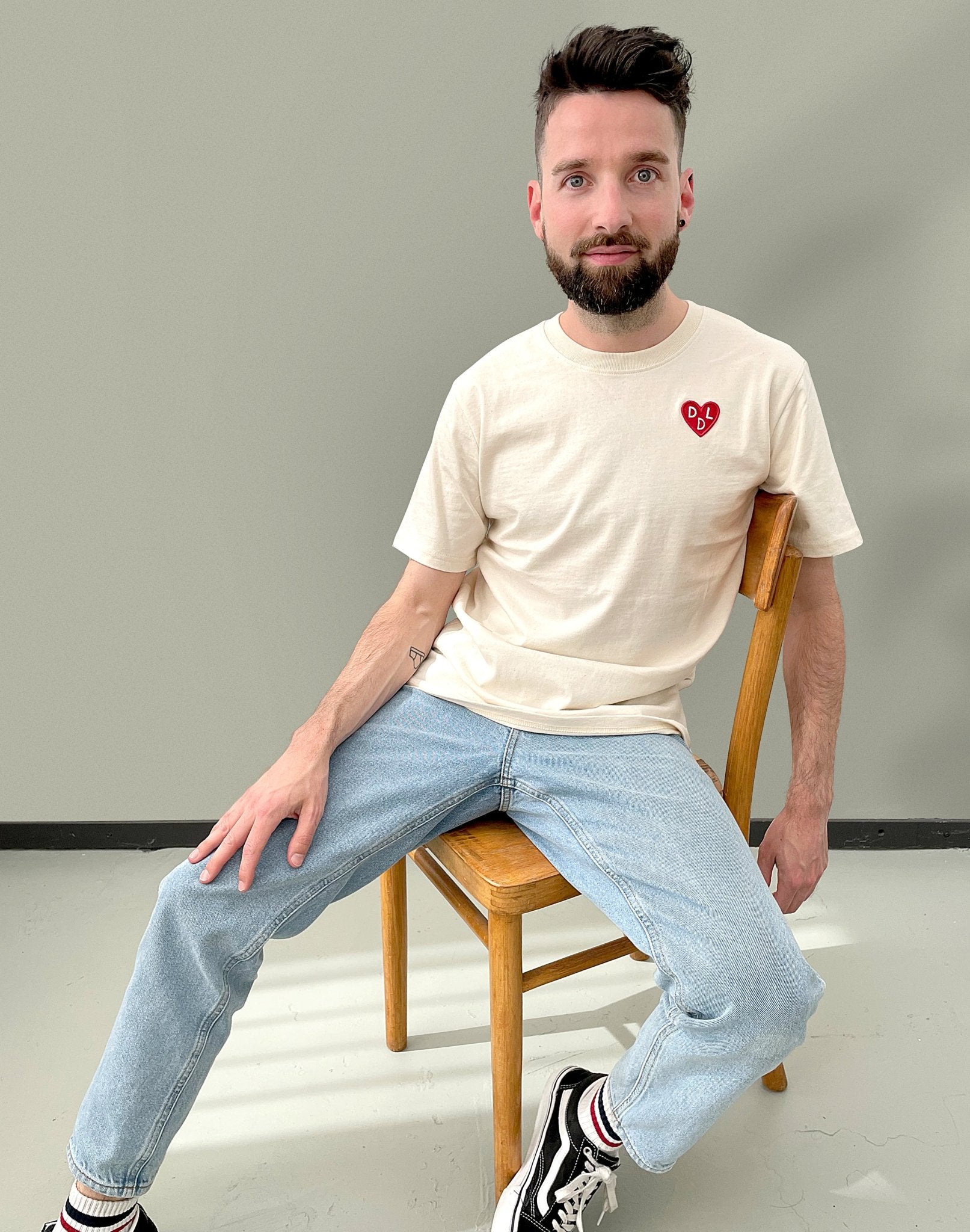 T-Shirt - T-Shirt – DDL Heart Patch - Dicks Don't Lie - 22012815